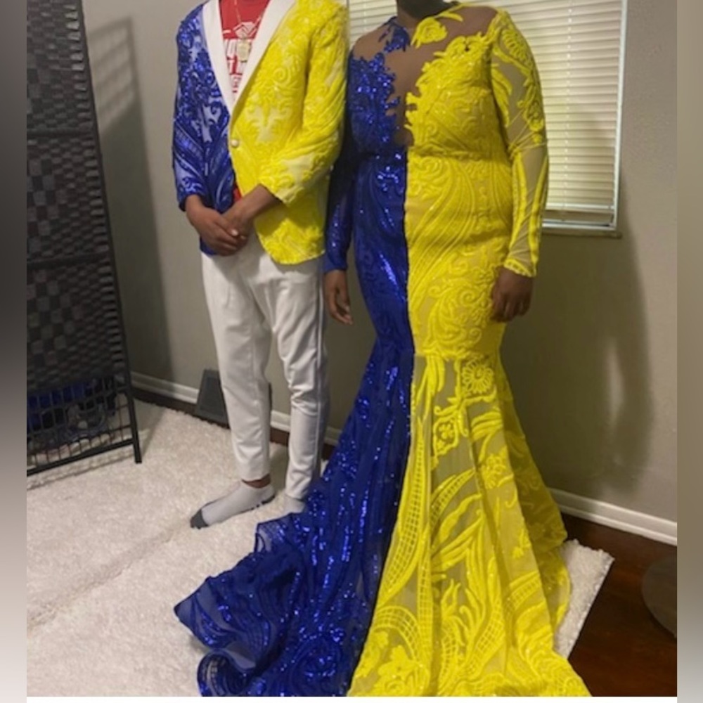 prom dress never wore size L could fit XL suit small,medium